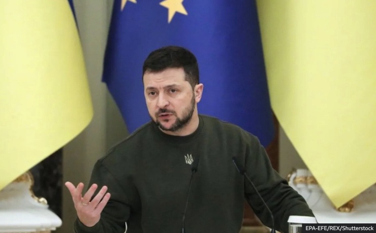 Người biểu tình Ukraine ra 'tối hậu thư' cho Tổng thống Zelensky - 1