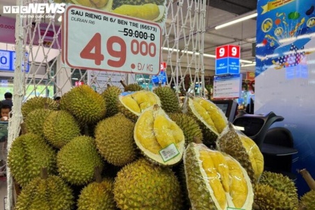 Bơ, sầu riêng rẻ chưa từng có, siêu thị hút khách mua sắm