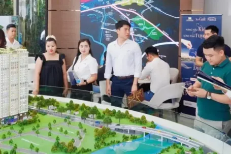 Lãi suất tăng khiến người mua bất động sản thận trọng
