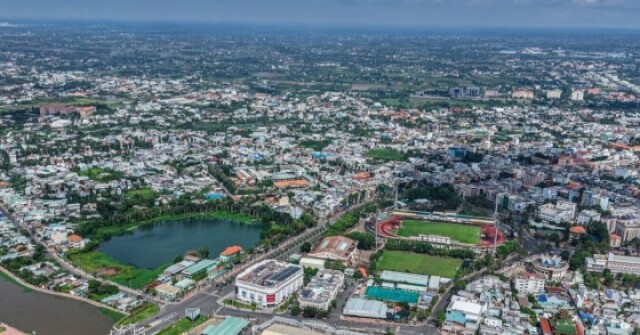 Lời cha mẹ dặn trước khi mất khiến 8 anh chị em...
