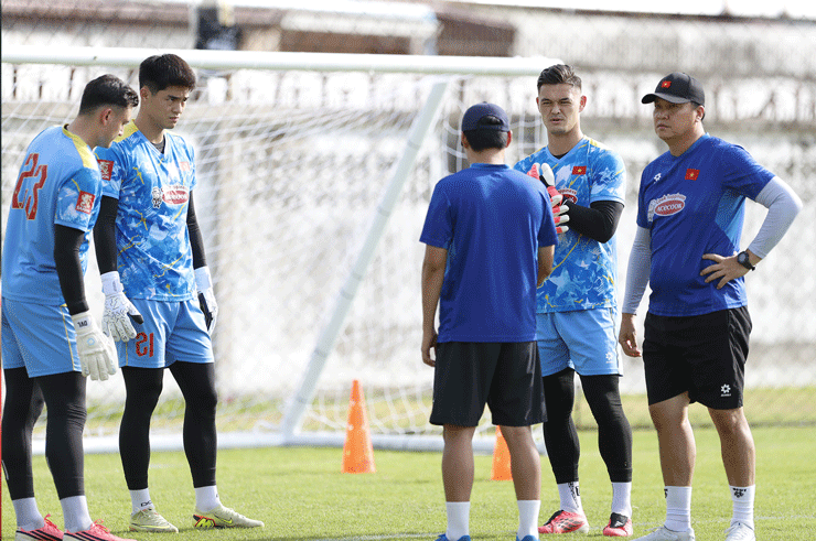 ĐT Việt Nam "làm nóng" tại Thái Lan, hừng hực khí thế trước trận ra quân AFF Cup - 6