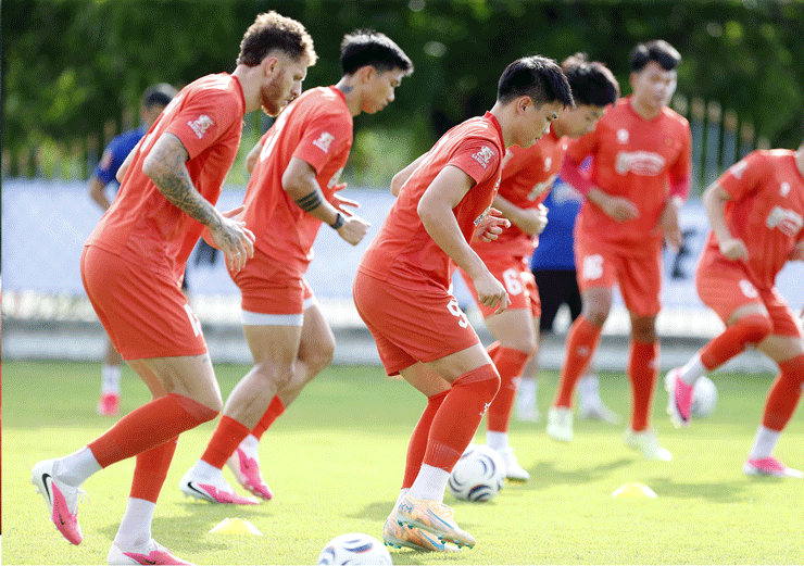 ĐT Việt Nam "làm nóng" tại Thái Lan, hừng hực khí thế trước trận ra quân AFF Cup - 9
