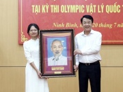 Ninh Bình thưởng nữ sinh giành Huy chương Vàng Olympic Vật lý quốc tế 500 triệu đồng