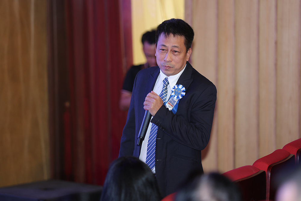 Ông Phạm Vĩnh Thái – Thành viên HĐTV, Tổng Biên tập NXBGDVN trả lời phỏng vấn tại sự kiện