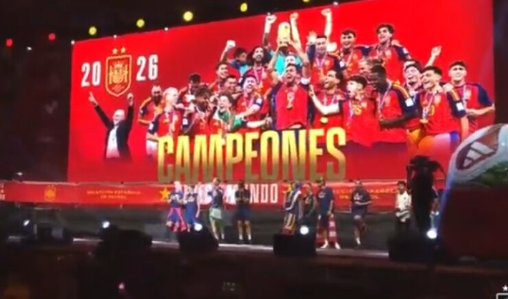 Tây Ban Nha rước cúp vô địch World Cup: Rodri tri ân người hùng Torres, cái kết hoành tráng - 2