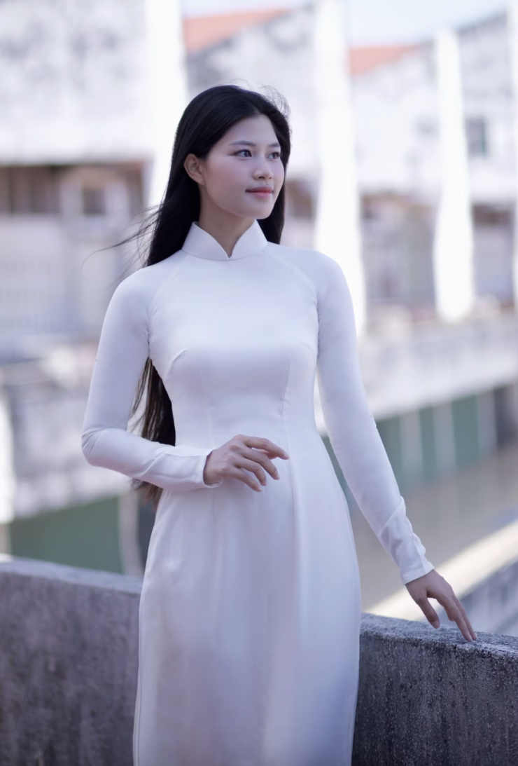 Hồ Hạ Bảo Thương là sinh viên năm ba chuyên ngành Dược tại Cao đẳng Y tế Huế.