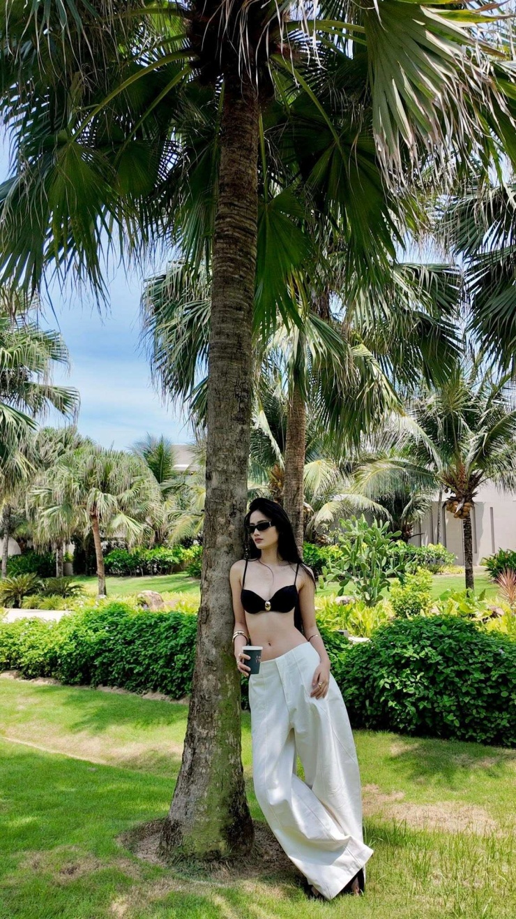 Ý Nhi được nhiều người nhận xét là nhan sắc ngày càng thăng hạng.