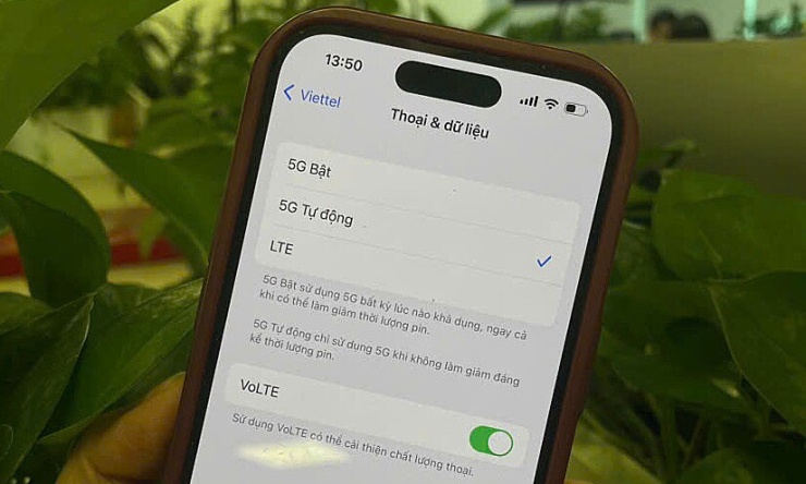 Nút kích hoạt tính năng VoLTE trên một điện thoại. Ảnh: Thu Thủy