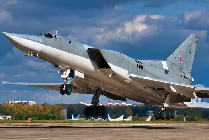 Điều khiến 'sát thủ ném bom' Tu-22M3 Nga liên tục gặp khó ở Ukraine - 1