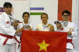 Nữ võ sĩ Lò Thị Phung đấu giá 2 HCV châu Á để giúp đồng bào Lai Châu sau lũ