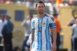 Messi lộ diện sau chung kết World Cup, fan Argentina náo loạn vì M10
