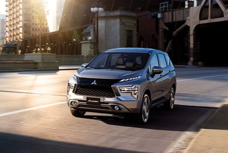 Toyota Veloz Cross tiếp tục hụt hơi trước Mitsubishi Xpander
