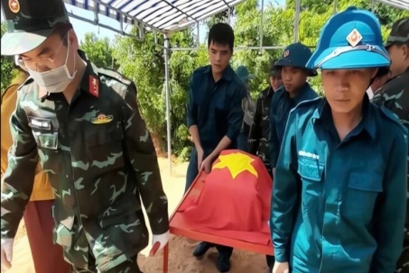 Khai quật 12 ngôi mộ liệt sĩ, đưa hài cốt về nghĩa trang ở tỉnh Lâm Đồng để tìm thân nhân