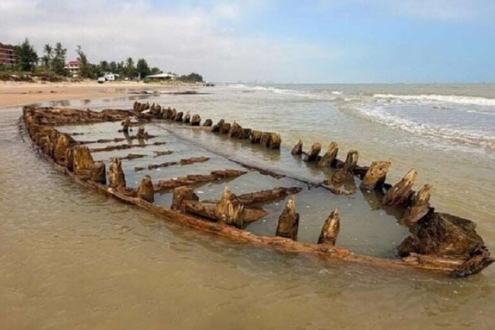 Vì sao chưa khai quật tàu cổ lộ thiên ở ven biển Hội An?