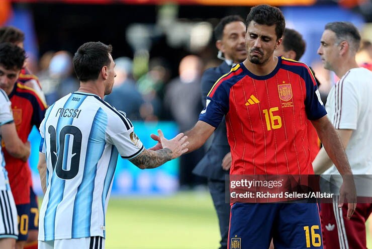 Rodri phải phẫu thuật sau vô địch World Cup, "cú tát lớn" cho tham vọng của Real?