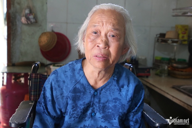 Nhắc đến con trai, Thượng tá Trần Minh Hải, bà Nguyễn Thị Thanh Xuân không giấu được xúc động