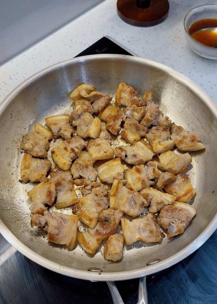 Áp chảo vàng đều 2 mặt