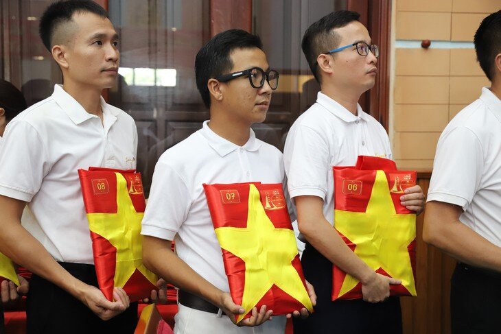 Xúc động giây phút 'trở về' của liệt sĩ qua di ảnh - 11