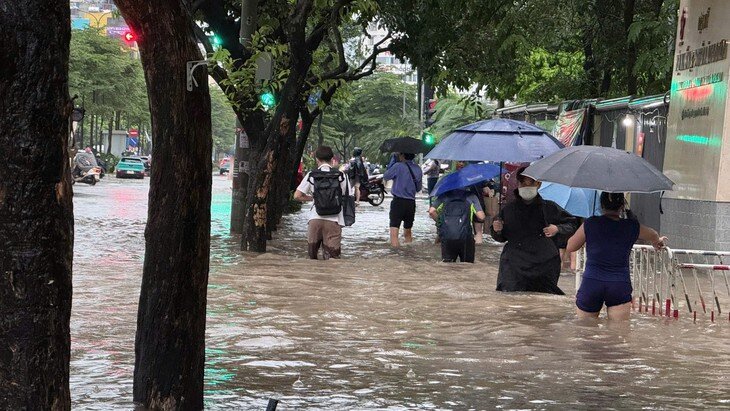 Cảnh báo mưa rất lớn ở miền Bắc từ đêm nay. Ảnh: Tuấn Anh