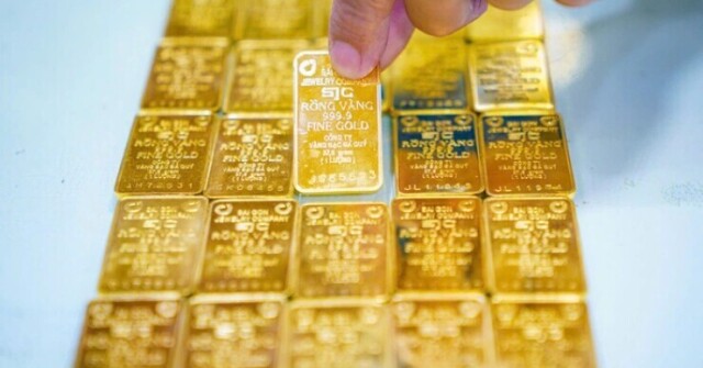 Giá vàng SJC có thể về vùng đáy 130 triệu đồng,...