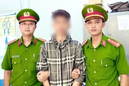 Dùng kiếm chém người sau trận bóng đá giao hữu