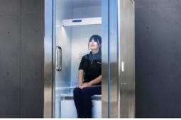 Tủ lạnh cho người gây "sốt" tại Nhật Bản giữa đợt nắng nóng cực đoan