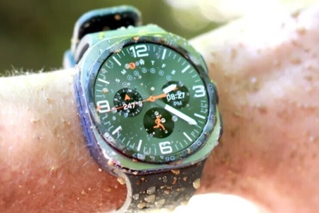 Trên tay Galaxy Watch Ultra 2: Siêu mỏng, siêu bền