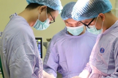 Chỉ nghĩ mình bị ho thông thường, người đàn ông 71 tuổi bất ngờ phát hiện ung thư phổi