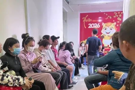 Ngược đời: Xếp hàng cả ngày không bán được vàng SJC
