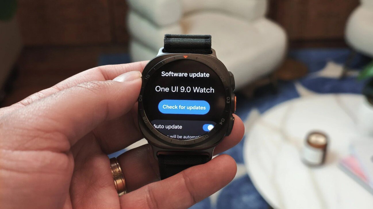 Trên tay Galaxy Watch Ultra 2: Siêu mỏng, siêu bền - 5