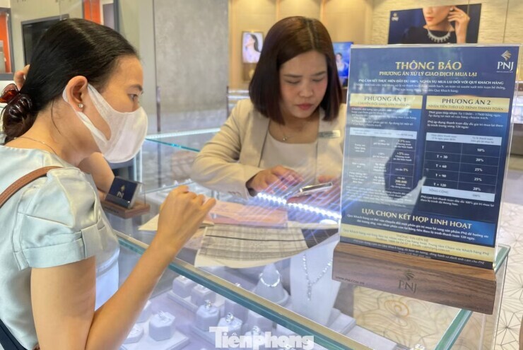Khổ như đi bán kim cương: Người giàu cũng khóc!