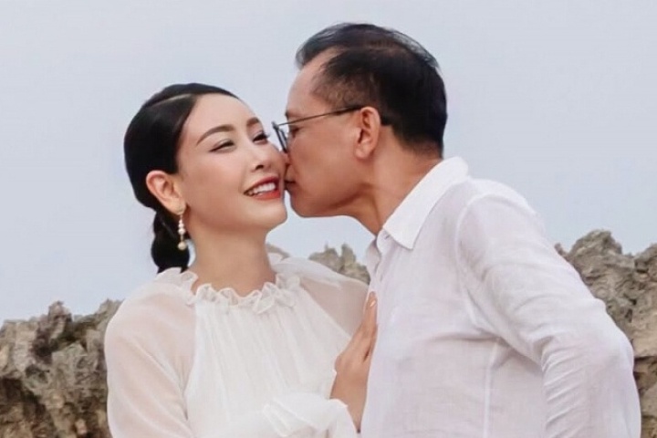 Ảnh sao 24/7: Vợ chồng Hà Kiều Anh mừng 19 năm cưới