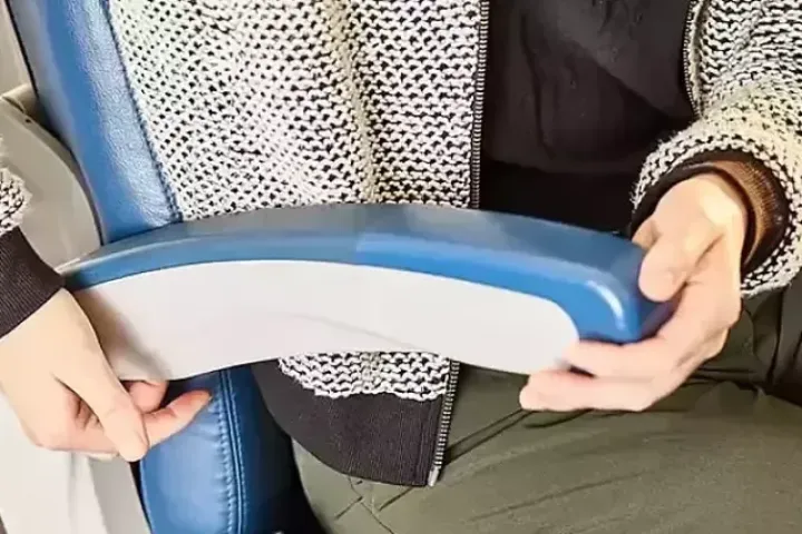 Nút bấm bí mật để có chỗ ngồi rộng trên ghế máy bay