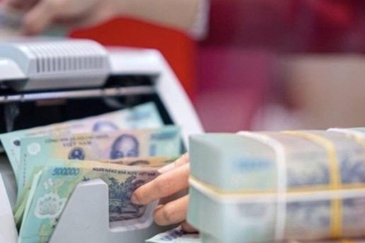 Có 100 triệu đồng gửi tiết kiệm Vietinbank, Agribank nhận bao nhiêu tiền lãi?