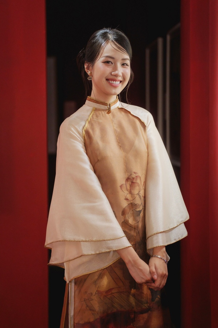 Gu mặc 'tiểu thư mong manh' của bạn gái thiếu gia Sơn Kim - 10