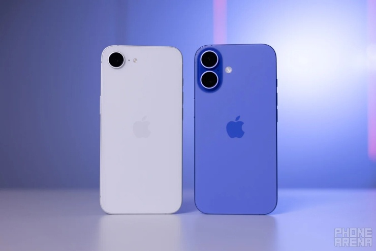 iPhone 16e và iPhone 16. (Ảnh: PhoneArena)