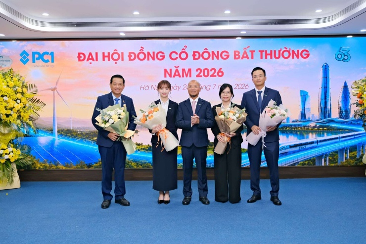 PC1 vừa thống nhất bầu bà Trịnh Khánh Linh (đứng thứ hai từ trái sang) giữ chức Chủ tịch Hội đồng quản trị. Ảnh: PC1