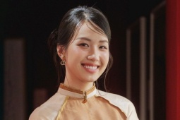 Gu mặc 'tiểu thư mong manh' của bạn gái thiếu gia Sơn Kim