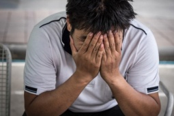 Bị lừa dối suốt nhiều năm, chồng chọn cách 'trả đũa' gây ngỡ ngàng trước cửa nhà bố mẹ vợ
