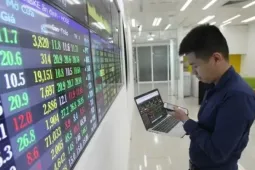 Diễn biến nóng cổ phiếu PNJ: Kỷ lục hơn 41,3 triệu đơn vị sang tay nhưng vẫn chưa thoát giá sàn