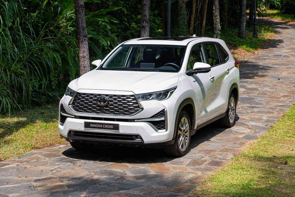 Toyota Innova Cross đang là mẫu xe 7 chỗ sở hữu động cơ lai điện tại Việt Nam. 