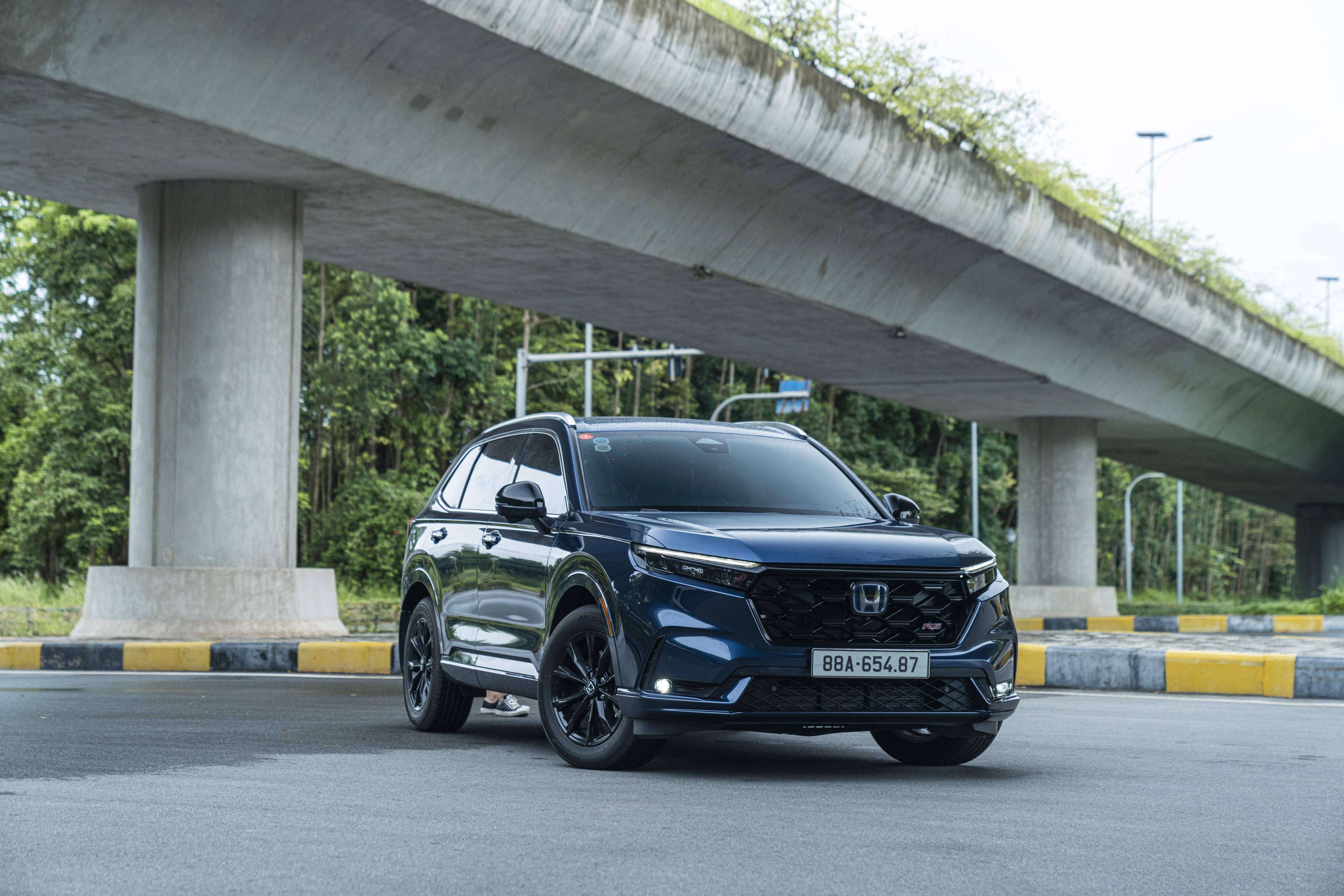 Honda chỉ kinh doanh động cơ lai điện hybrid cho dòng xe CR-V tại Việt Nam. 