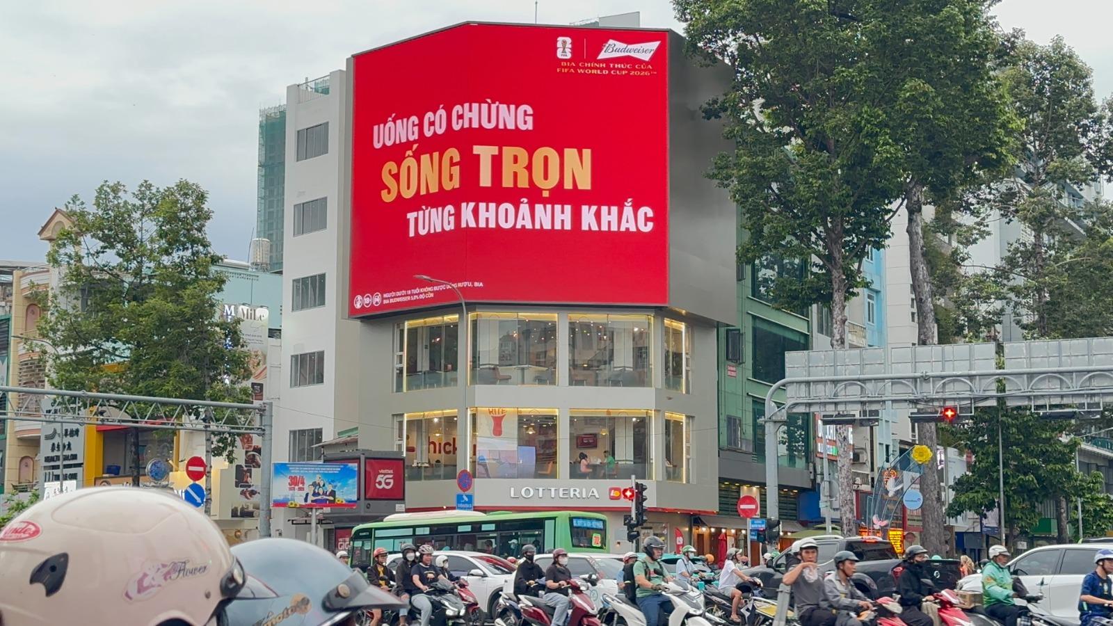 Thông điệp “Uống có chừng – Sống trọn từng khoảnh khắc” của AB InBev được triển khai rộng rãi trong suốt mùa giải