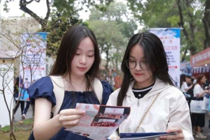 Điểm chuẩn loạt trường đại học "hot" Hà Nội năm 2026 dự kiến: Trường tăng gần 2 điểm, trường vượt mức 28,5