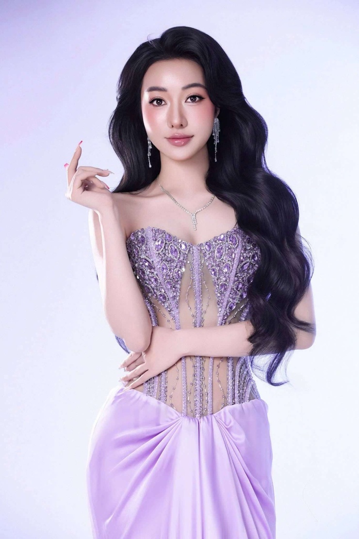 Á hậu Bùi Thị Mỹ Duyên cho biết đã cùng các bên liên quan lên làm việc với Công an phường Cầu Ông Lãnh TP.HCM. Ảnh: NVCC.