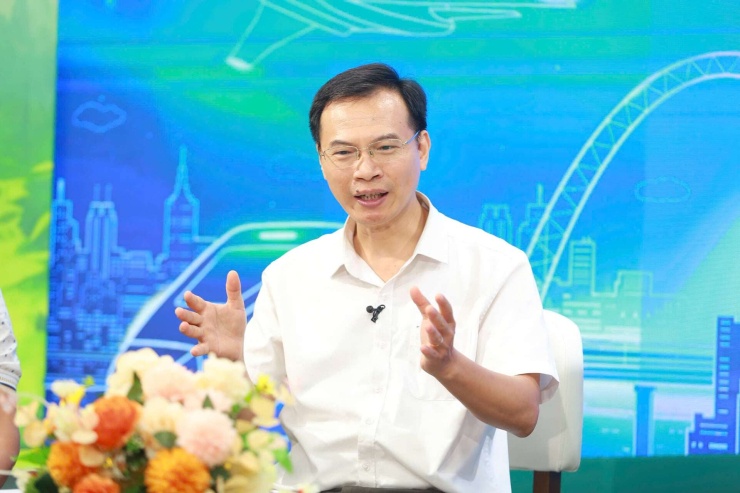 TS. Trần Hữu Minh, Phó Vụ trưởng Vụ An toàn giao thông, Bộ Xây dựng. Ảnh: Khổng Chí