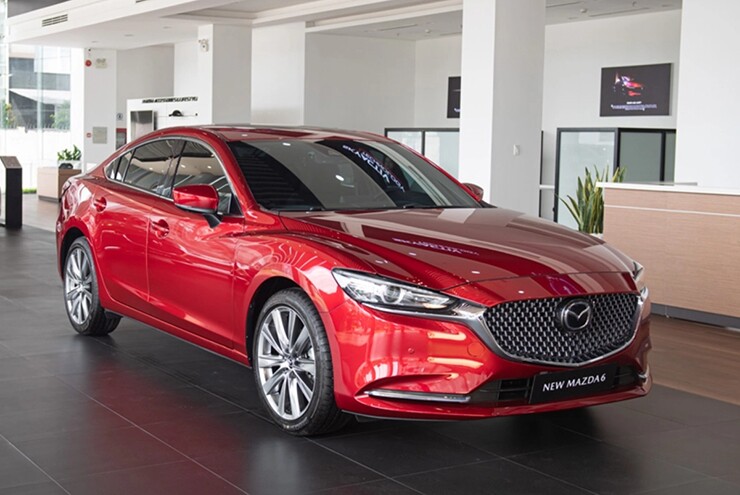 Mazda6 là cái tên đang dẫn đầu phân khúc ì ạch này, sau sự ra đi của&nbsp;Corolla Altis.