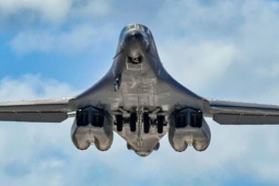 Mỹ điều oanh tạc cơ B-1B đánh Iran, hé lộ nghịch lý trên chiến trường