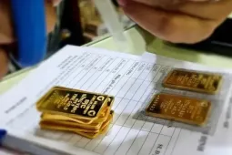 Giá vàng vọt tăng, chênh lệch mua vào - bán ra rất lớn