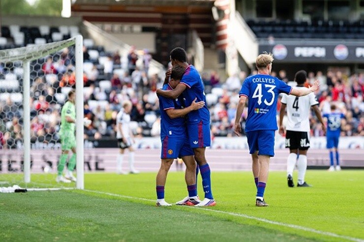 Trực tiếp bóng đá Rosenborg - MU: "Cơn mưa" bàn thắng (Hết giờ) - 2